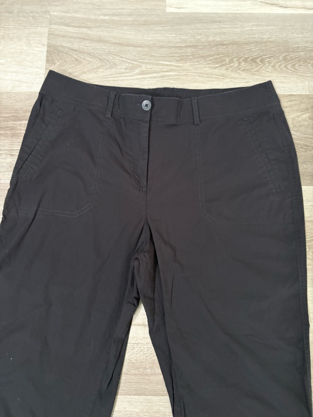 Chicos Black Stretch Casual Capri Pants - Picture 2 of 7